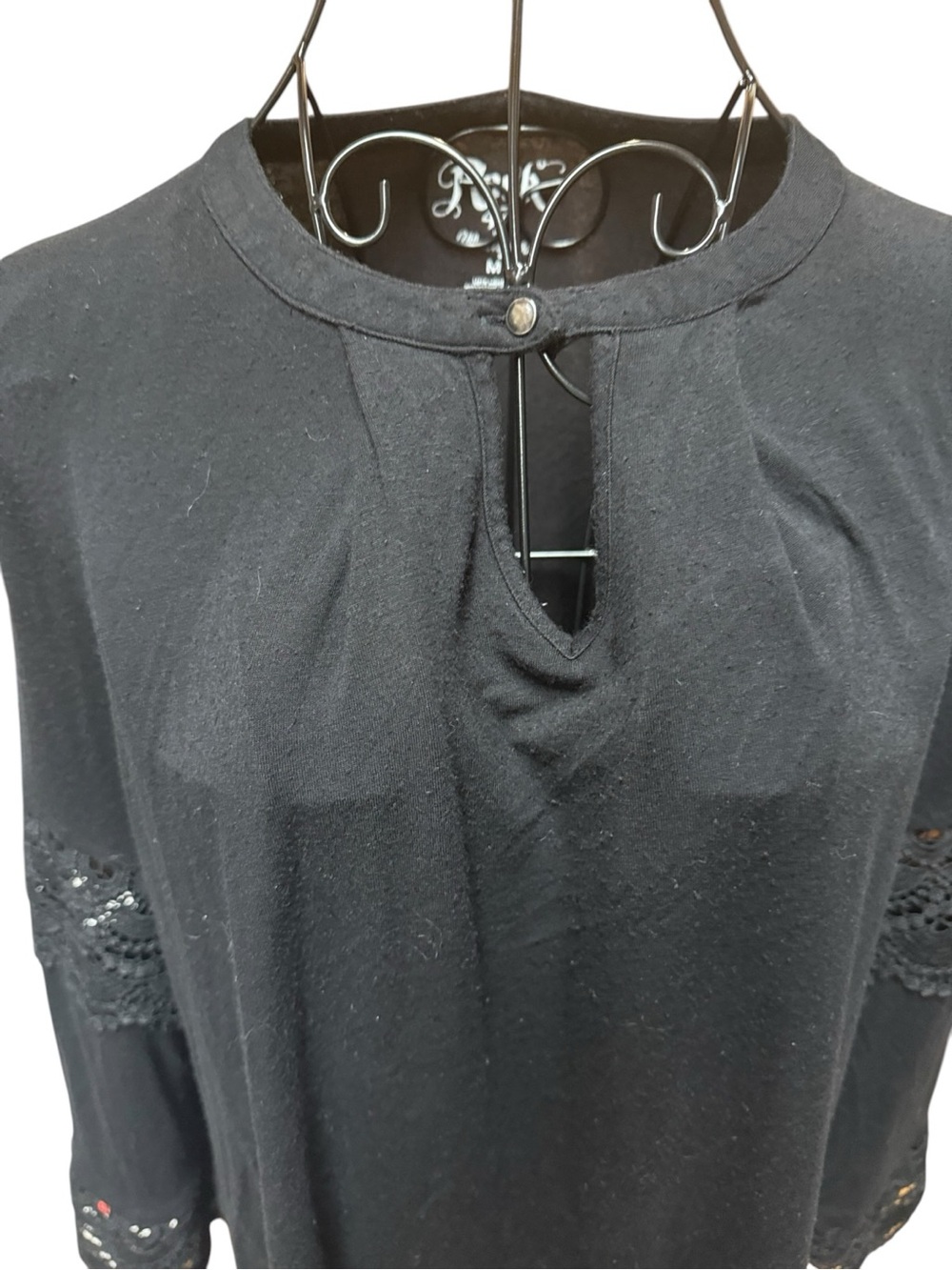 Wrangler Black Lace-Trim Bell Sleeve Tunic Medium - Picture 3 of 9